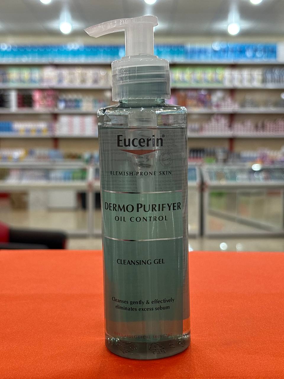 ژل شستشوی اوسرین OIL CONTROL مناسب پوست چرب و جوشدار