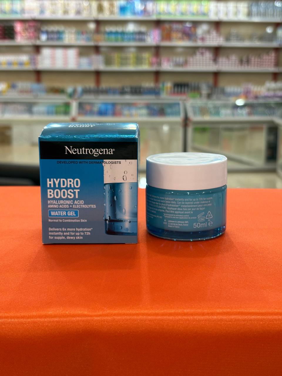 واتر ژل آبرسان و مرطوب کننده نوتروژینا Hydro Boost Water Gel