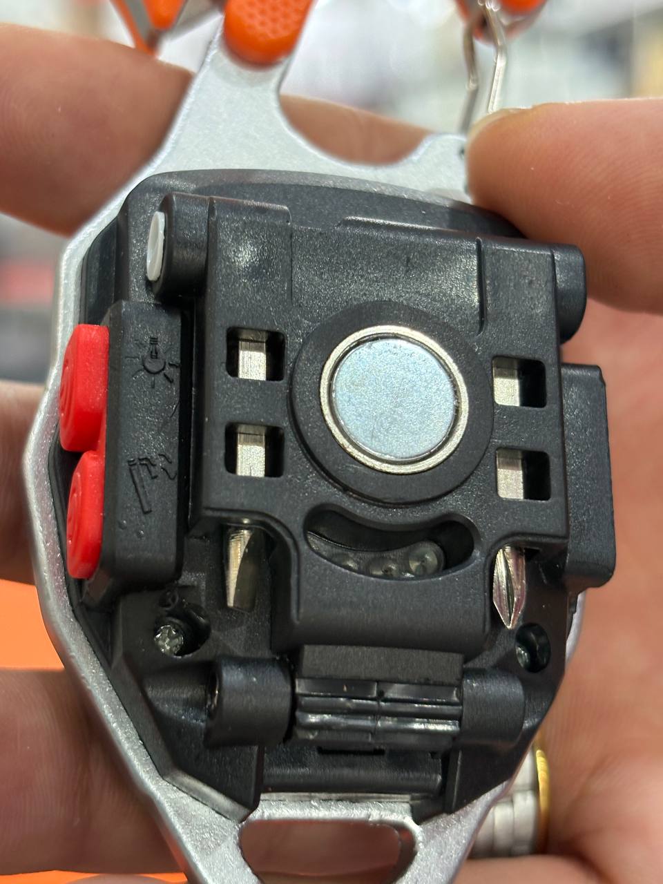 چراغ قوه چند کاره شارژی W5147 با لامپ اضطراری و فندک