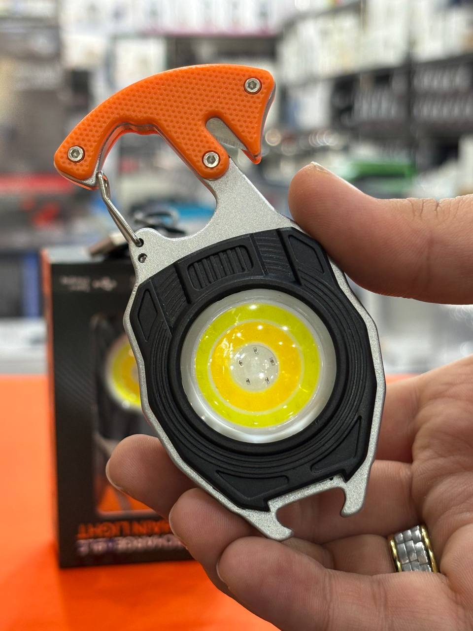 چراغ قوه چند کاره شارژی W5147 با لامپ اضطراری و فندک