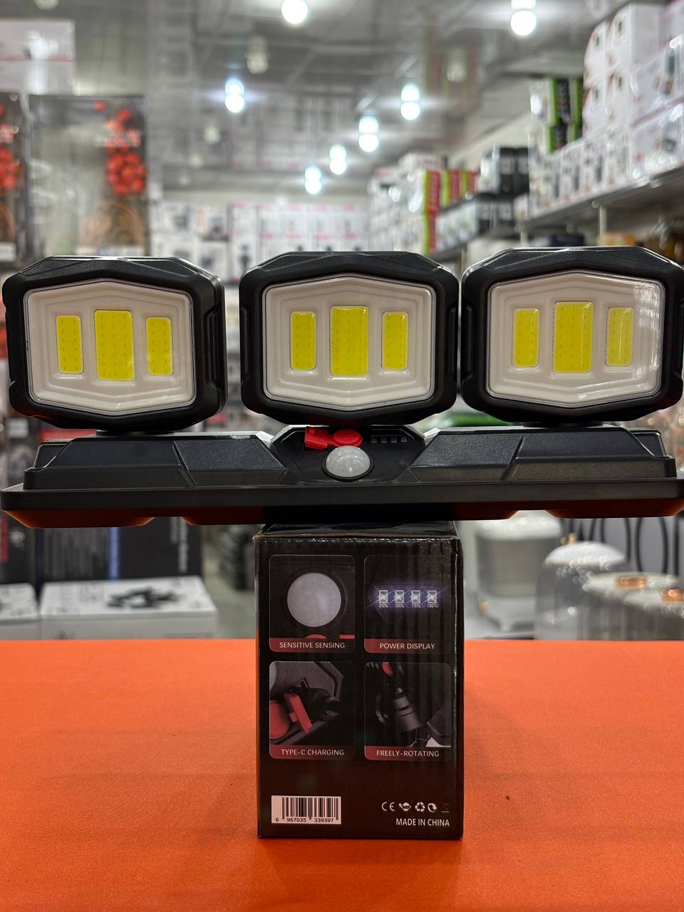 چراغ شارژی خورشیدی دیواری سنسور دار 38 وات ضد آب مدل YX670C-3