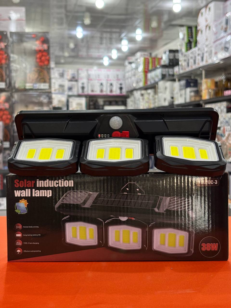 چراغ شارژی خورشیدی دیواری سنسور دار 38 وات ضد آب مدل YX670C-3