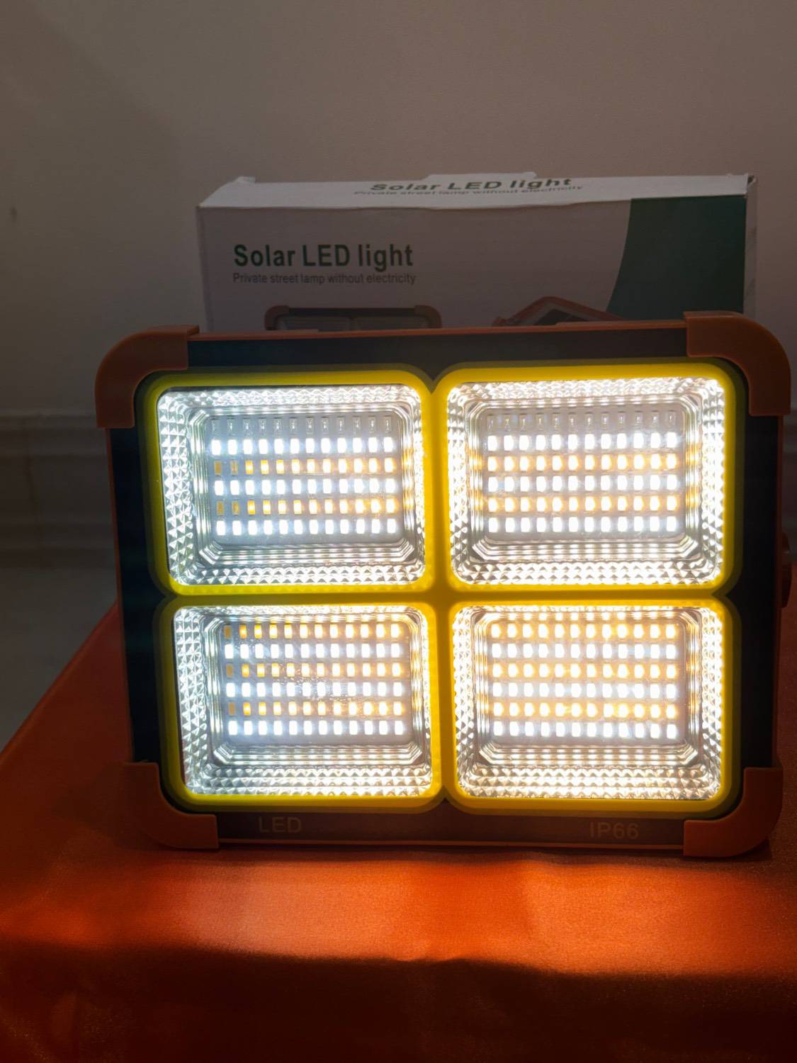 پروژکتور لامپ شارژی با پنل خورشیدی 4 خانه – 4 Cell Solar LED Light